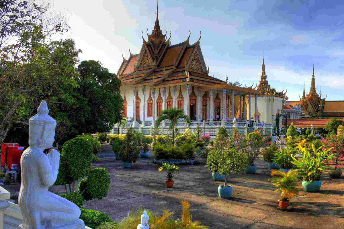 6-Day Cambodia Trip [Phnom Penh & Angkor Temples] | Borton 